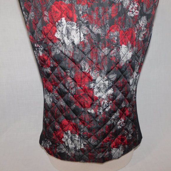 Northern Reflections Womens M Red Black Gray Roses Quilted Full Zip Vest - Picture 11 of 11